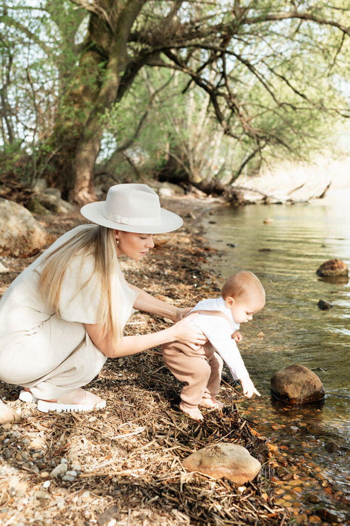 Mom and children photo session in Cham Villette