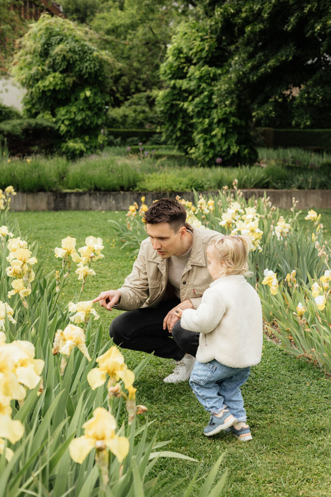 How to Find the Perfect Location for Your Family Photos in Zug