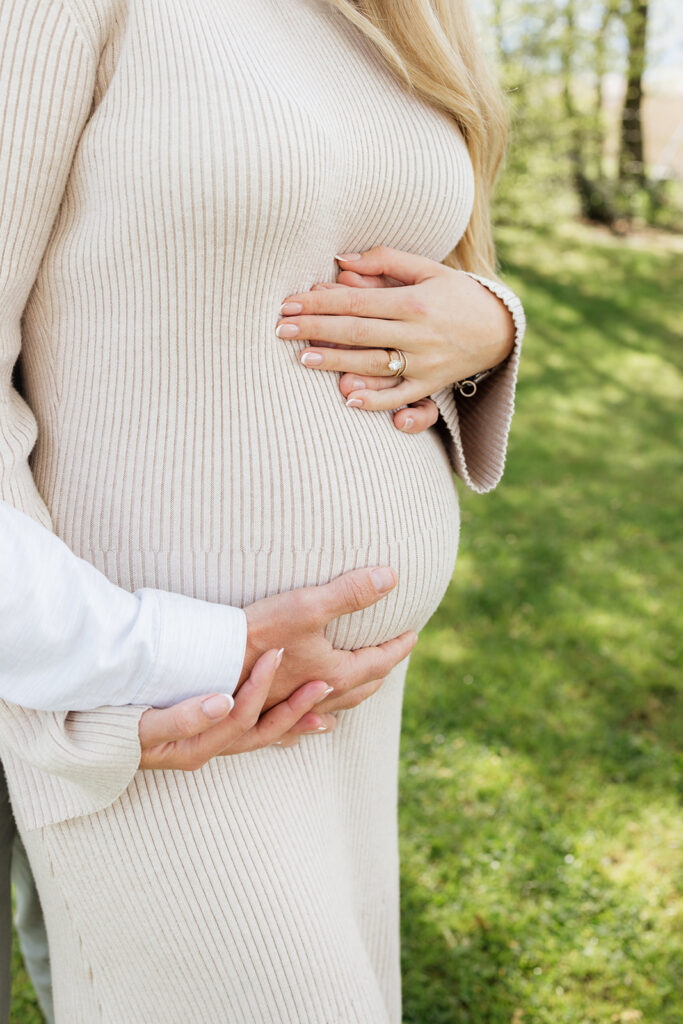 zug-pregnancy-maternity-photo-shoot-session-family-photographer