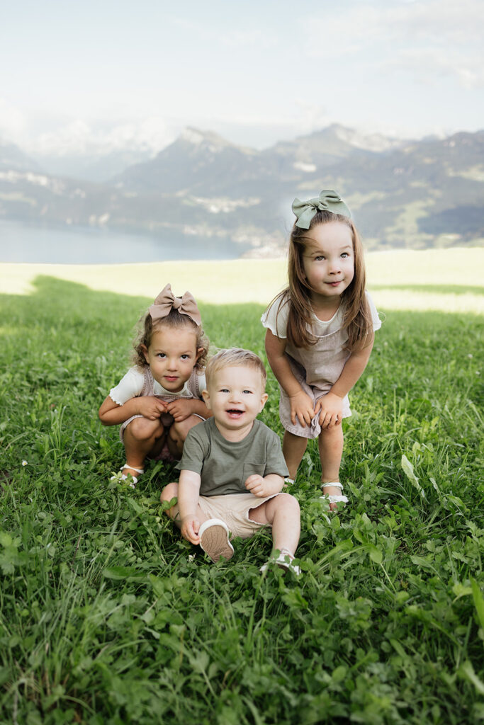children-mountain-photoshoot-kanton-zug.
